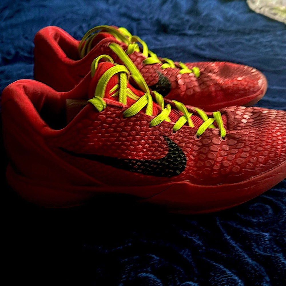 Kobe Reverse Grinches (Red and Green)